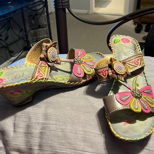 Multi color floral heel